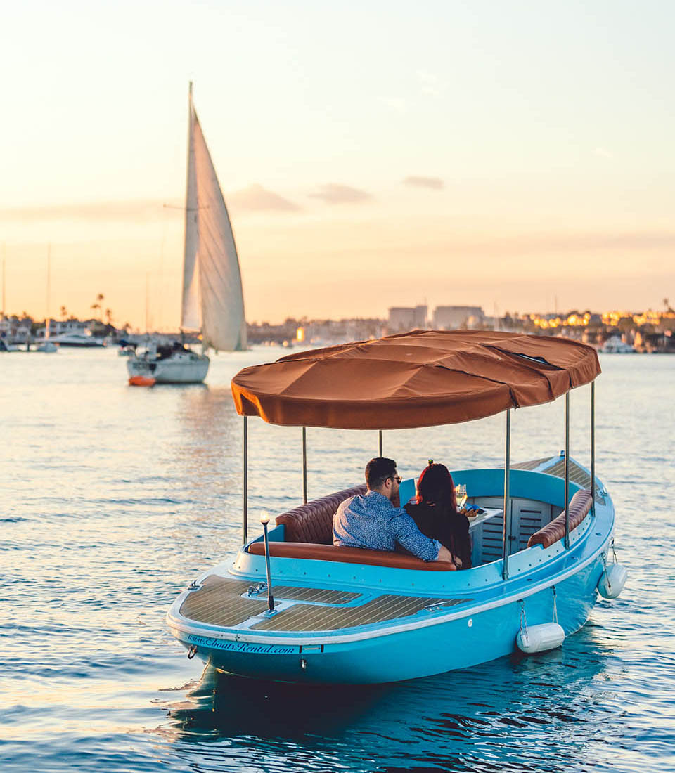 uøkonomisk vogn Tilståelse Newport Beach Electric Boats Rental | Lido Marina Village