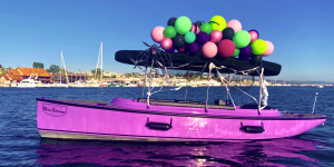 Fantail 217 Electric Boat Rental Halloween Balloon Garland